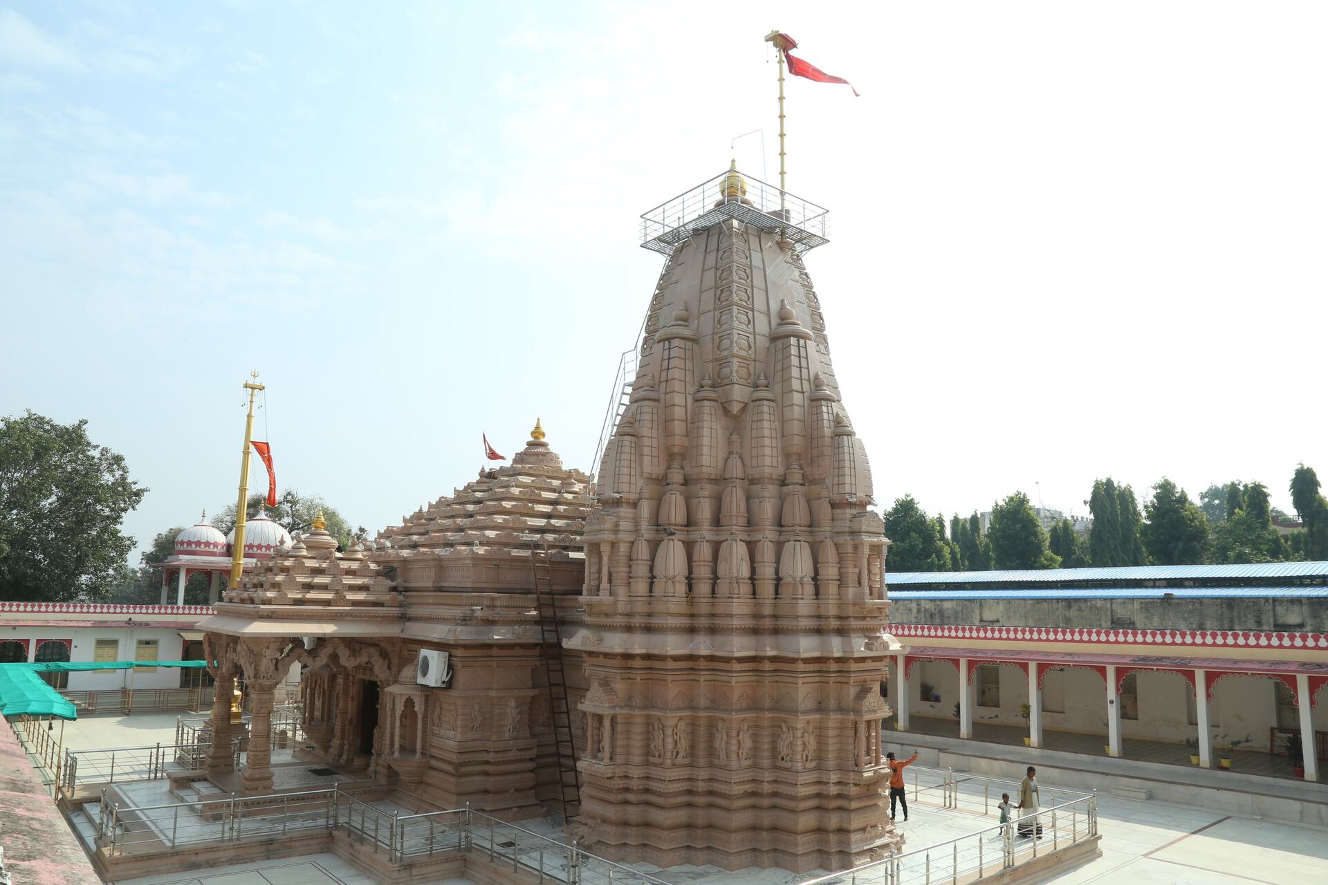 मंदिर का परिचय 1